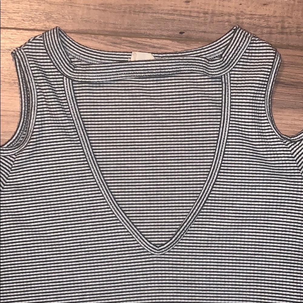 Cold Shoulder Top - Picture 2 of 3